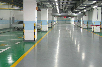 停車場環(huán)氧地坪施工采用地坪漆有哪些優(yōu)點？