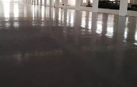 廠房使用環(huán)氧地坪漆有哪些好處？如何正確施工？