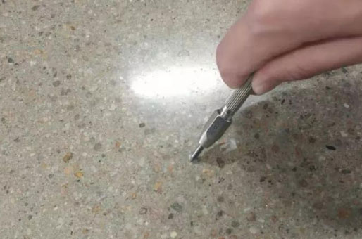 混凝土地坪表面的油污要怎樣處理？